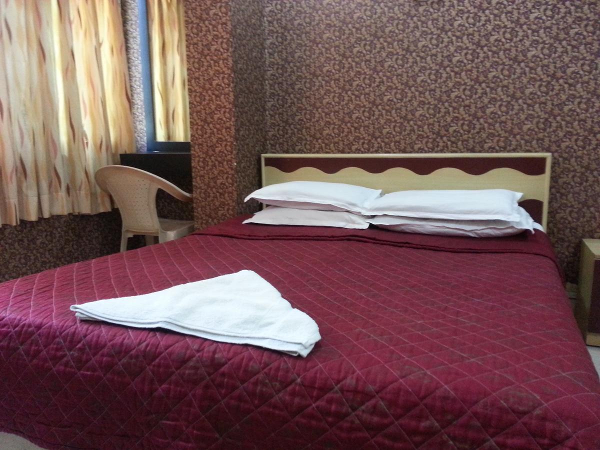 Hotel Sea Sands Mumbai Room photo